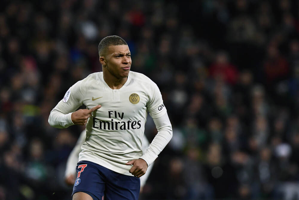 男人有没有外心, 根本不用查岗, 看这4个微小的变化就一清二楚了